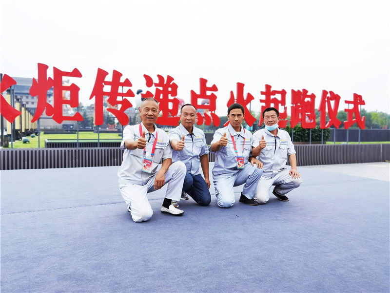 西安南門廣場 十四運(yùn)火炬?zhèn)鬟f點(diǎn)火儀式(圖1)